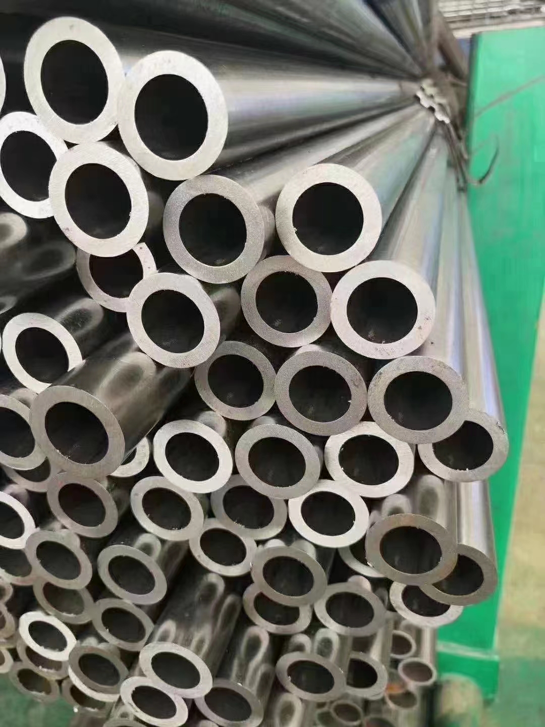 JIS-G3454-STPG-410-คาร์บอน-สตีล-Pipes.jpg