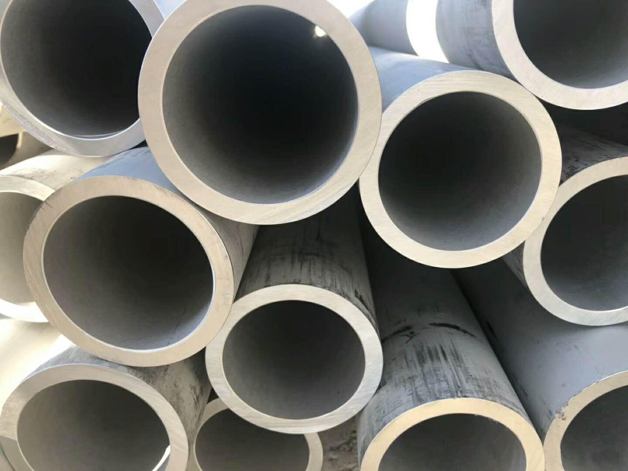 904L-Thép không gỉ-Ống-và-Ống-1280x960.jpg